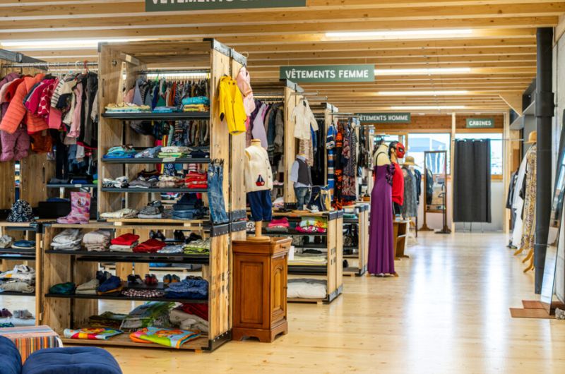 Comm9 Delémont Rayon d'un magasin de seconde main à Delémont<br />