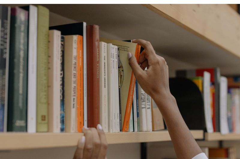 location étage de bibliothèque